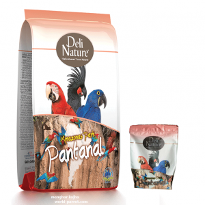 غذای ماکائو و کاکادو و طوطی های بزرگ Pantanal